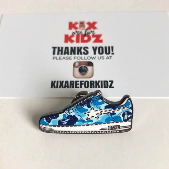 Bape Sneaker Enamel Pin - Picture 2 of 4